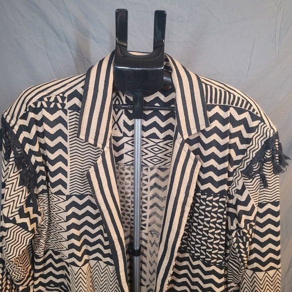 Vintage Black and White Patterned Jacket - Picture 3 of 11